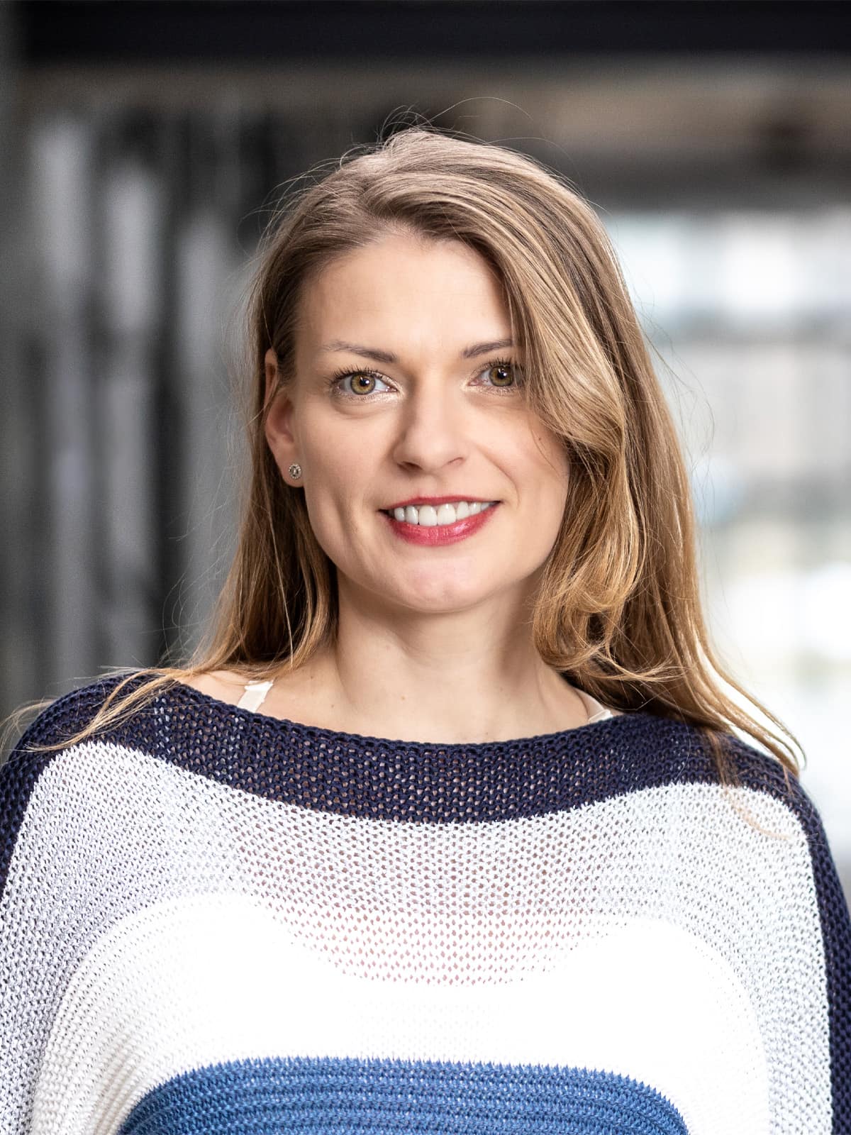 elisa-lippold-portrait